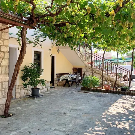 With Parking Space Cizici, Krk - 19214 Apartmán Dobrinj