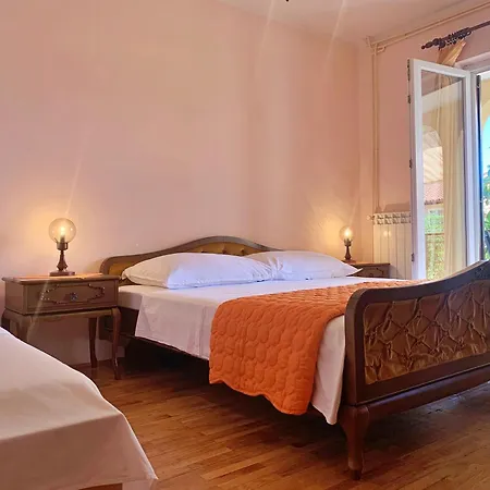 Lägenhet With Parking Space Cizici, Krk - 19214