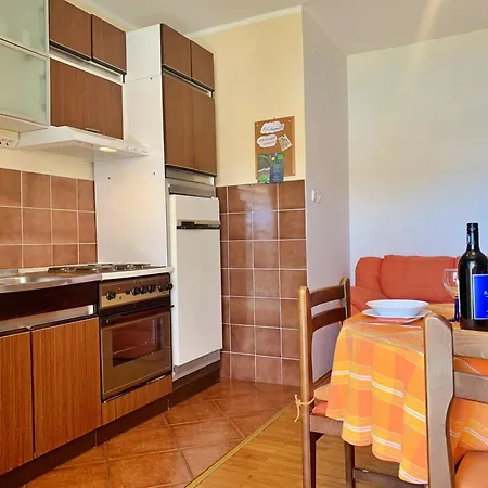 With Parking Space Cizici, Krk - 19214 Lägenhet Dobrinj