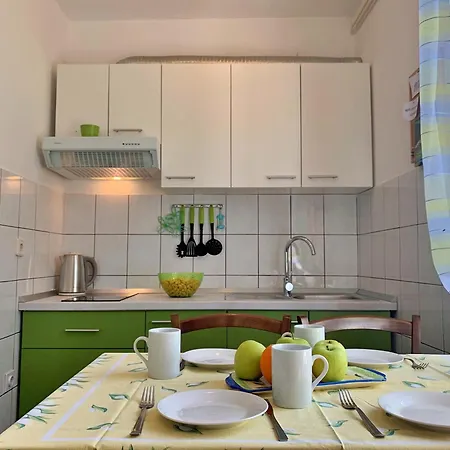 Apartment With A Parking Space Cizici, Krk - 19214 Dobrinj